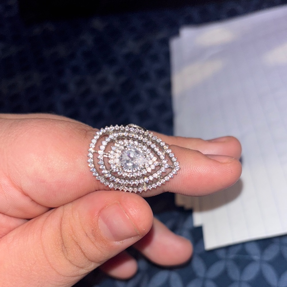 Elegant Silver Crystal Ring